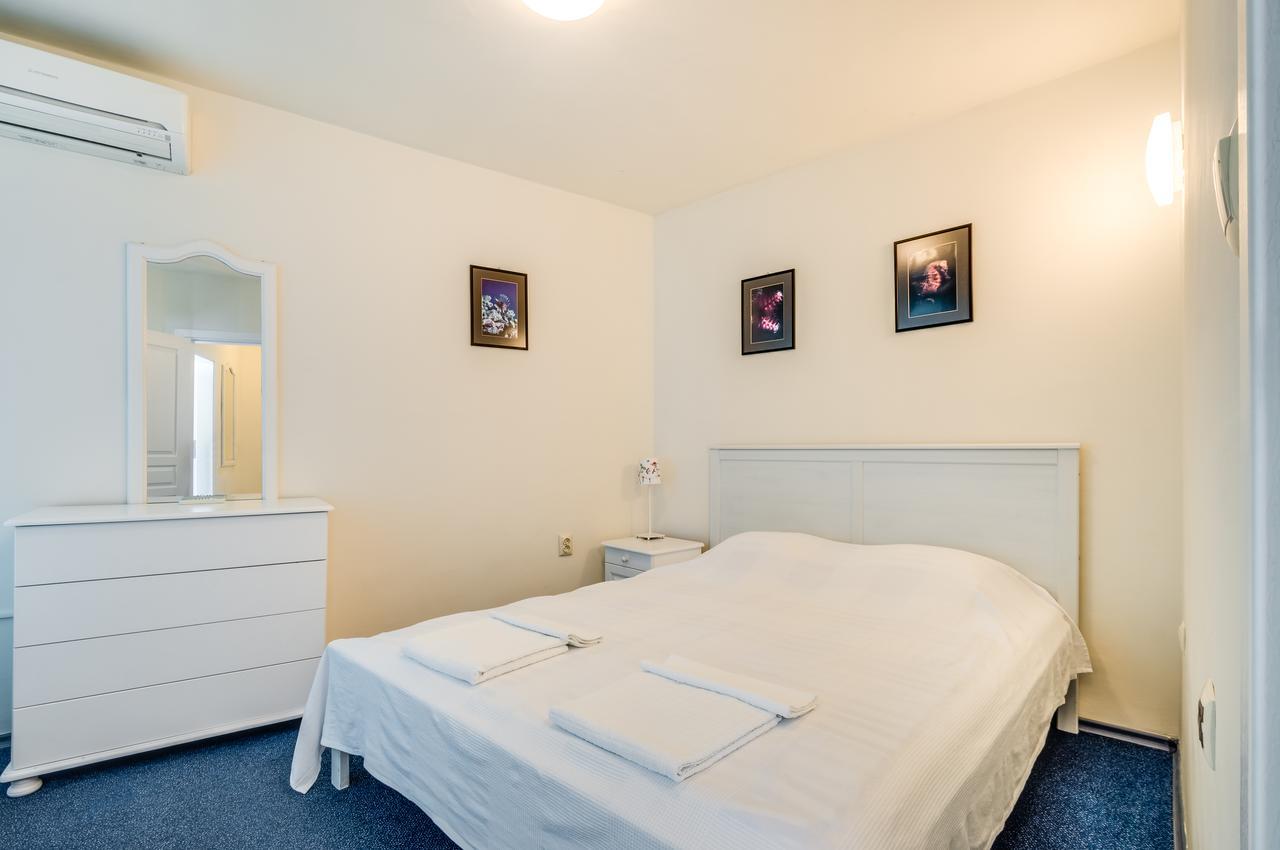 Villa White Dove Golden Sands Esterno foto