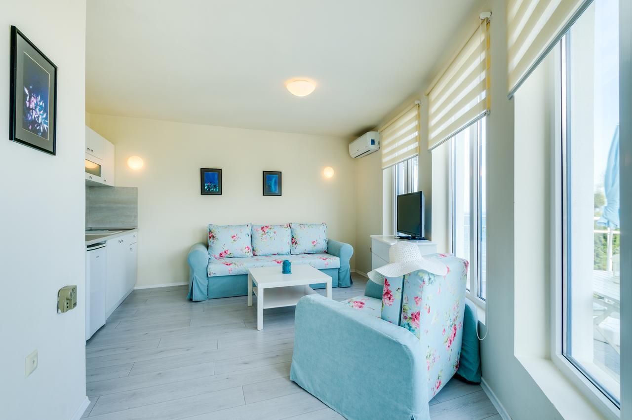 Villa White Dove Golden Sands Esterno foto