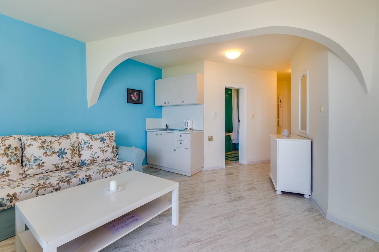 Villa White Dove Golden Sands Esterno foto