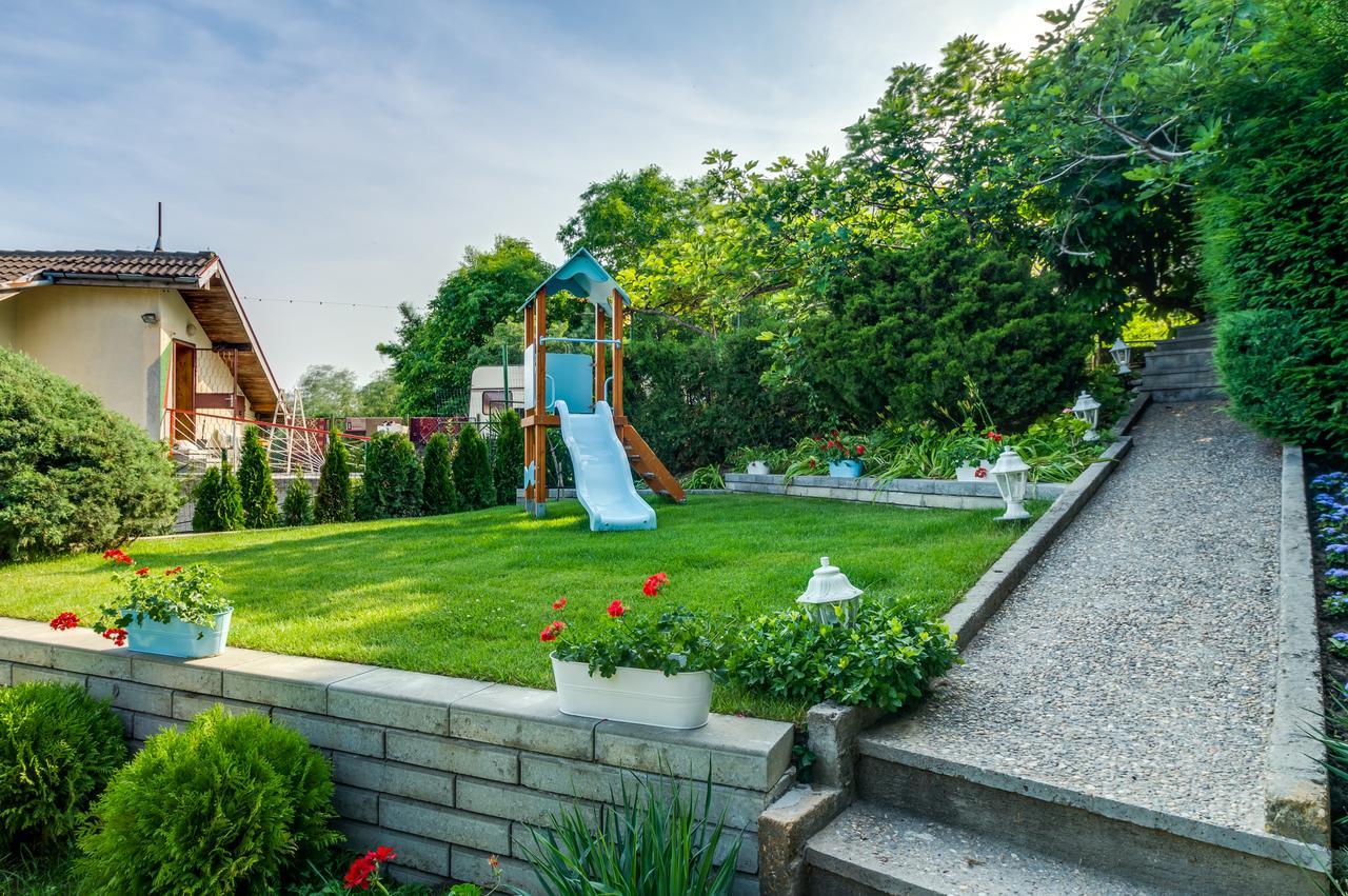 Villa White Dove Golden Sands Esterno foto