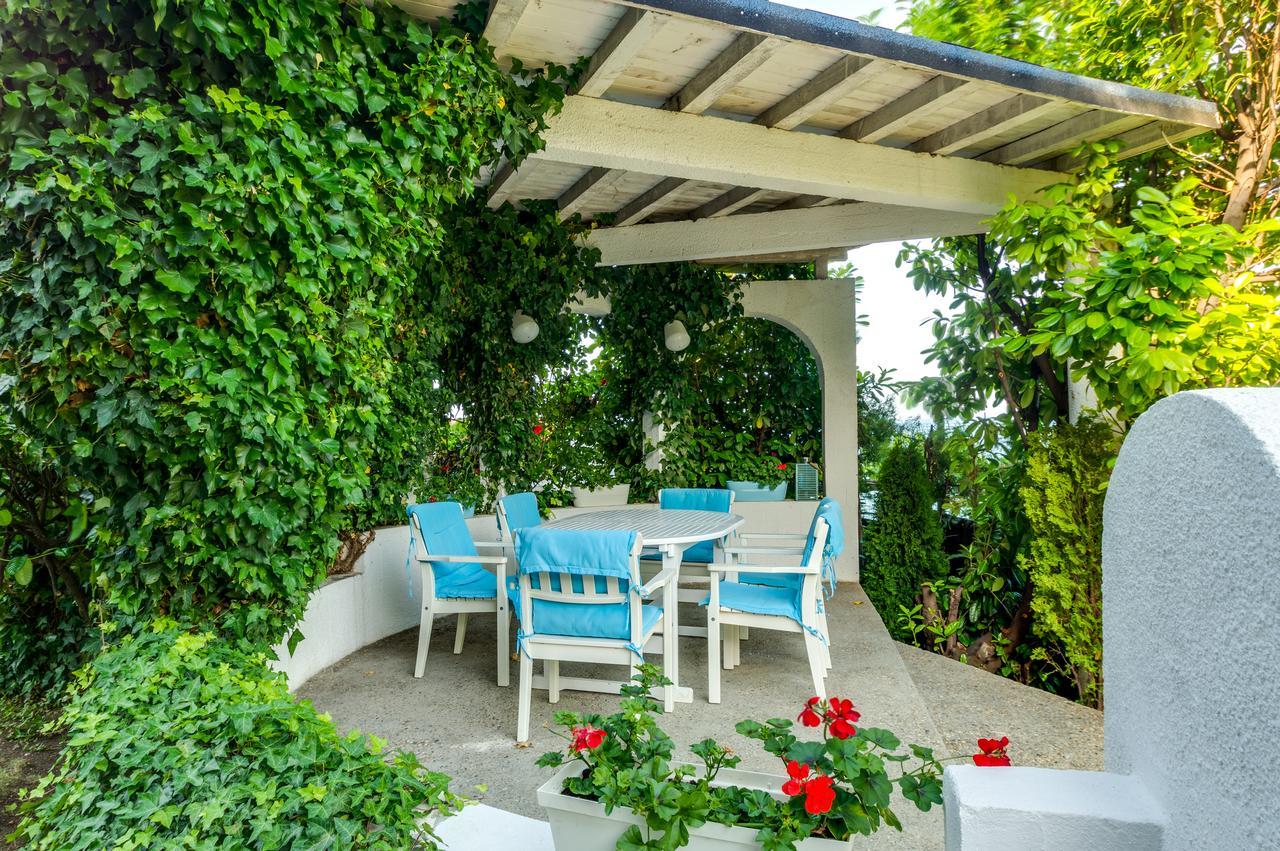 Villa White Dove Golden Sands Esterno foto