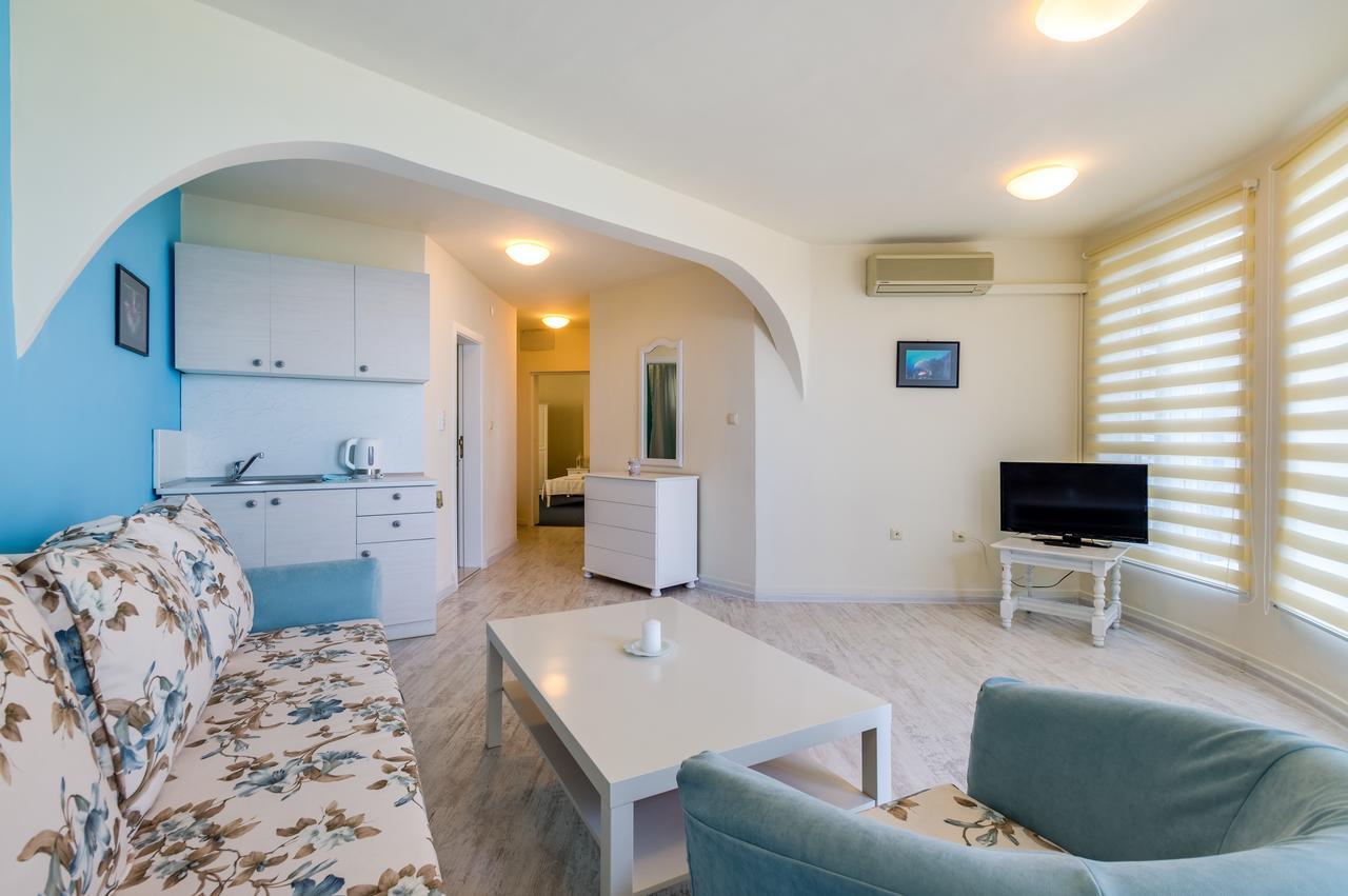 Villa White Dove Golden Sands Esterno foto