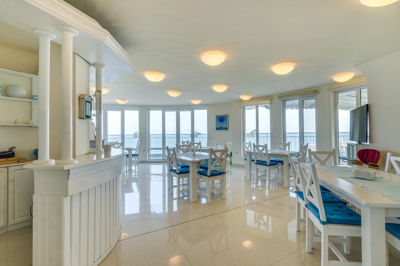 Villa White Dove Golden Sands Esterno foto