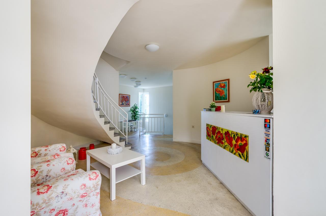 Villa White Dove Golden Sands Esterno foto