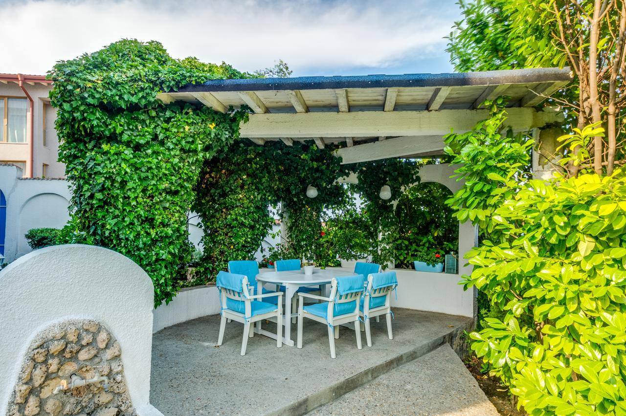 Villa White Dove Golden Sands Esterno foto