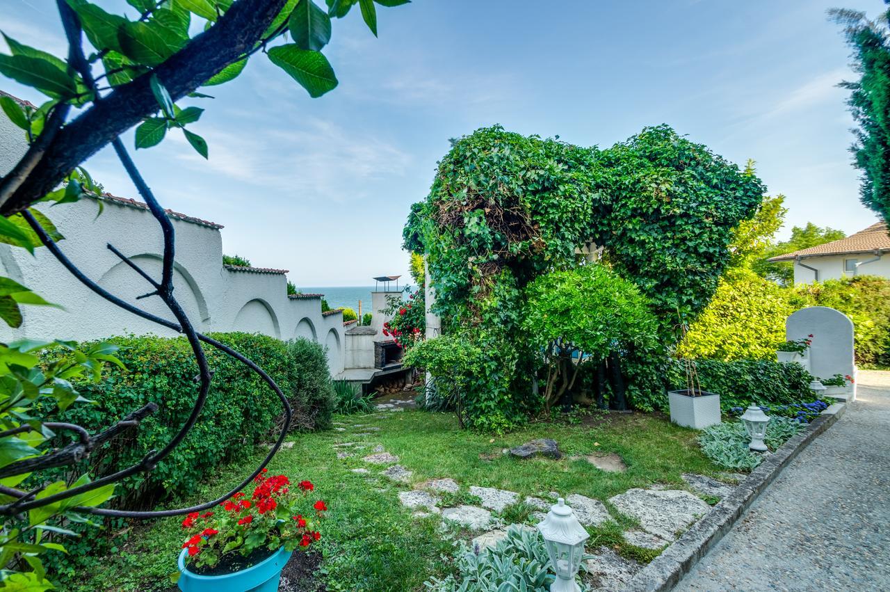 Villa White Dove Golden Sands Esterno foto